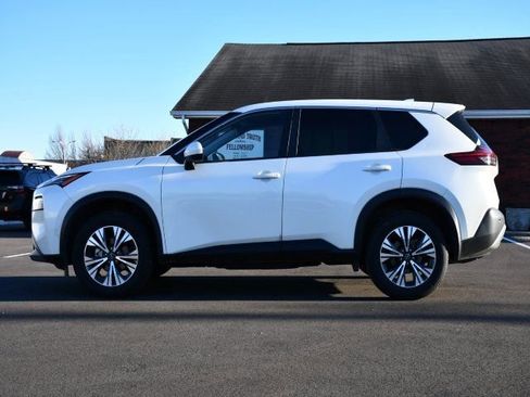 Used 2023 Nissan Rogue SV image 4