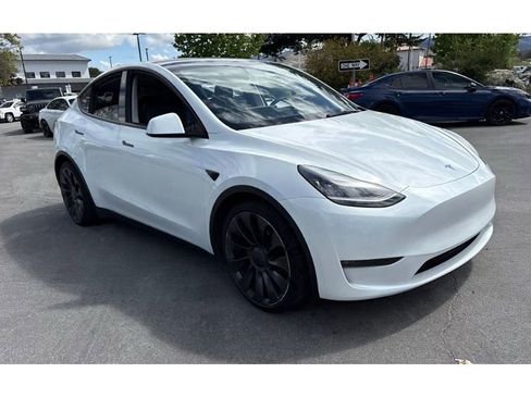 Used 2021 Tesla Model Y Performance AWD/4WD image 3