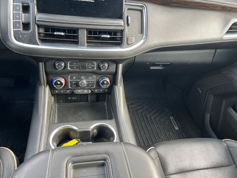 Used 2022 Chevrolet Suburban Premier w/ Premium Package image 37