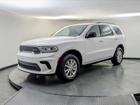 Used 2024 Dodge Durango SXT image 2