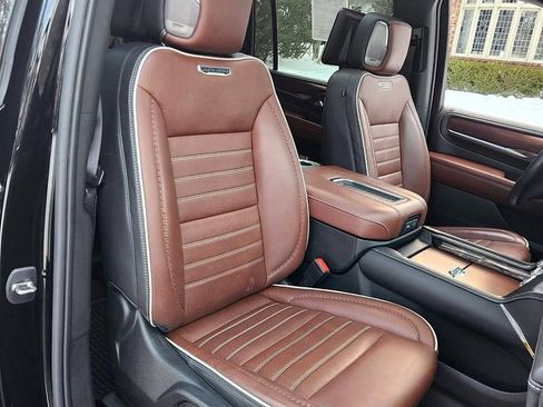 Used 2023 GMC Yukon XL Denali Ultimate image 10