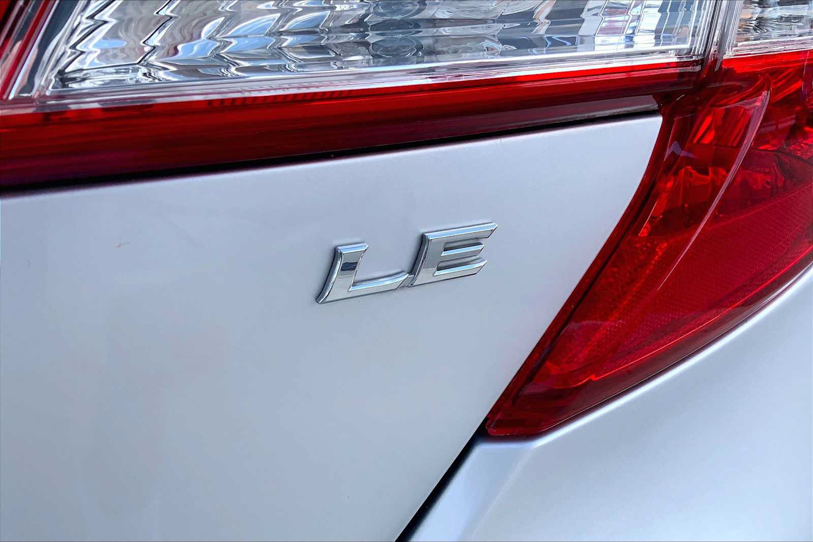 Used 2012 Toyota Camry LE FWD image 9