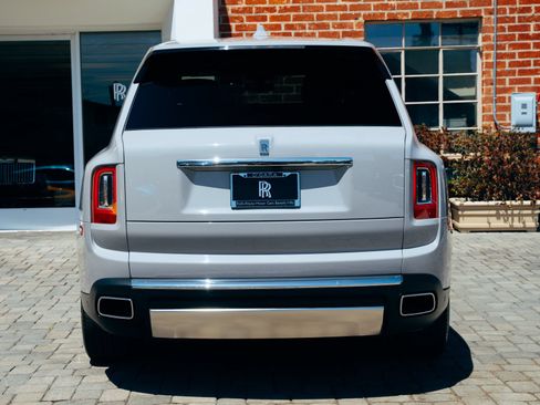 Certified 2023 Rolls-Royce Cullinan AWD/4WD image 24