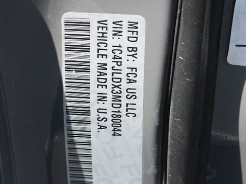 Used 2021 Jeep Cherokee Limited image 28