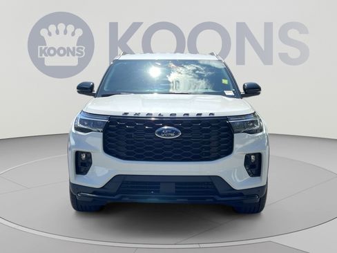 Used 2025 Ford Explorer ST-Line AWD/4WD image 4