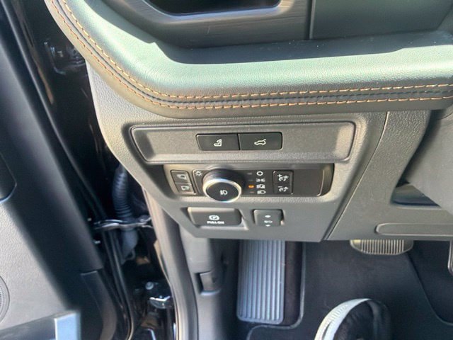 Used 2023 Ford Expedition Platinum AWD/4WD image 12