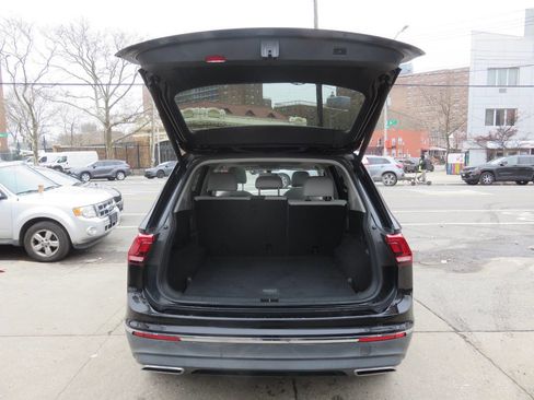 Used 2018 Volkswagen Tiguan SEL image 25