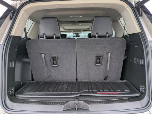 Used 2023 GMC Acadia Denali w/ Denali Ultimate Package FWD image 13