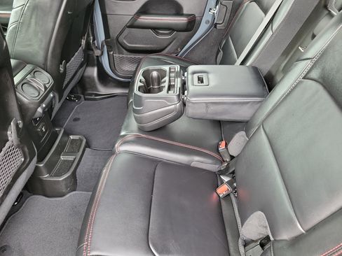 Used 2024 Jeep Wrangler Unlimited Rubicon image 14