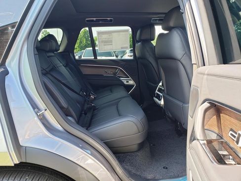 New 2025 Land Rover Range Rover SE image 15