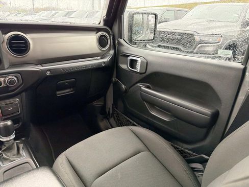 Used 2021 Jeep Wrangler Unlimited Sport image 18