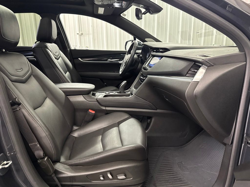 Certified 2023 Cadillac XT5 Premium Luxury w/ Technology Package AWD/4WD image 40