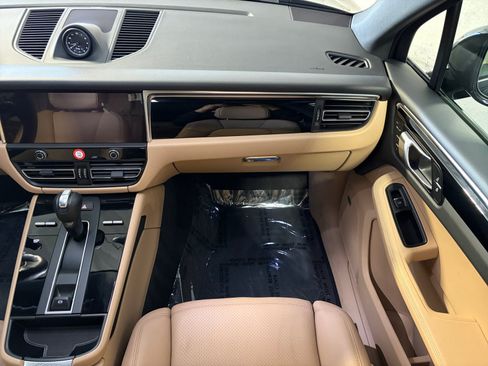 Certified 2026 Porsche Macan AWD/4WD image 25