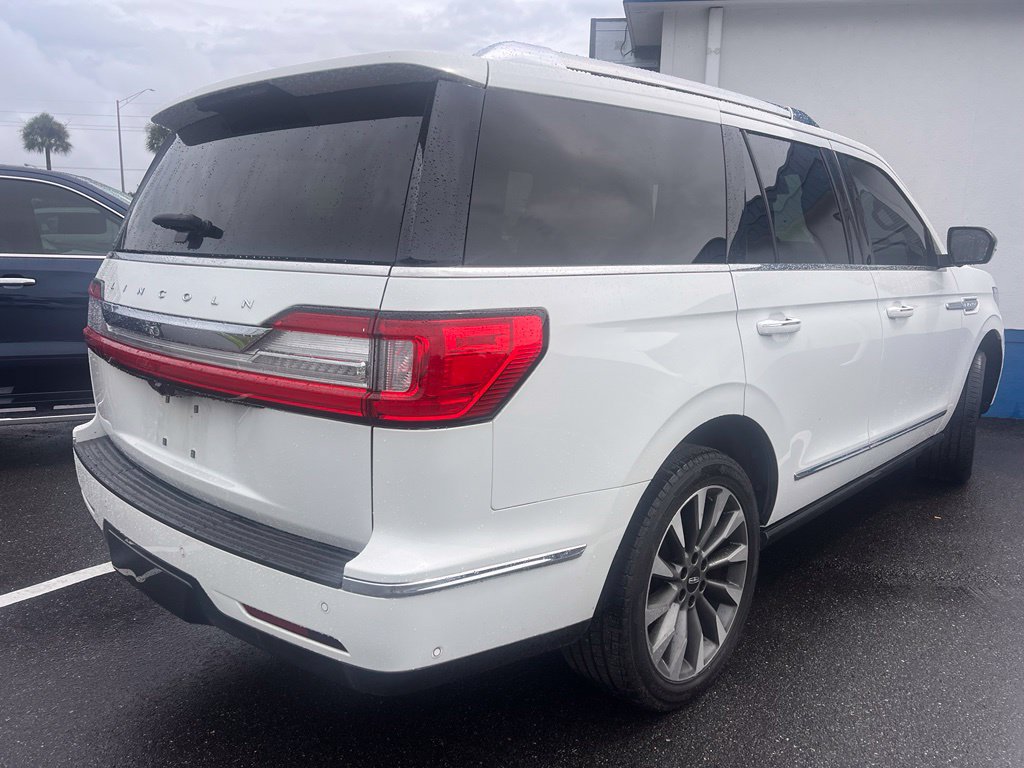 Used 2021 Lincoln Navigator Reserve w/ Luxury Package AWD/4WD image 4
