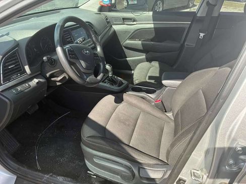 Used 2018 Hyundai Elantra Value Edition FWD image 9