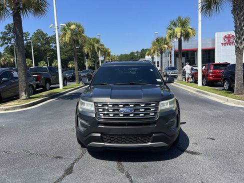Used 2016 Ford Explorer Limited FWD image 3