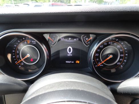 Used 2019 Jeep Wrangler Unlimited Sport S AWD/4WD image 12