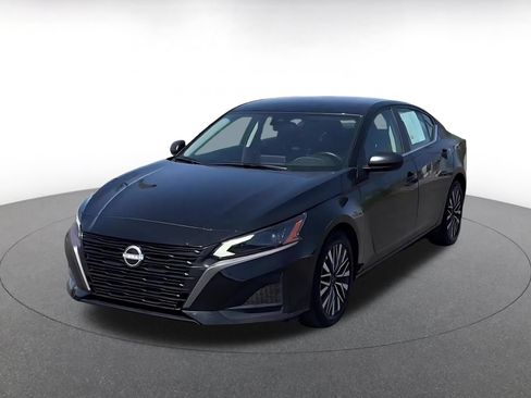 Used 2026 Nissan Altima 2.5 SV FWD image 6