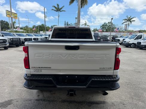 Used 2021 Chevrolet Silverado 2500 Custom w/ Infotainment Package AWD/4WD image 4
