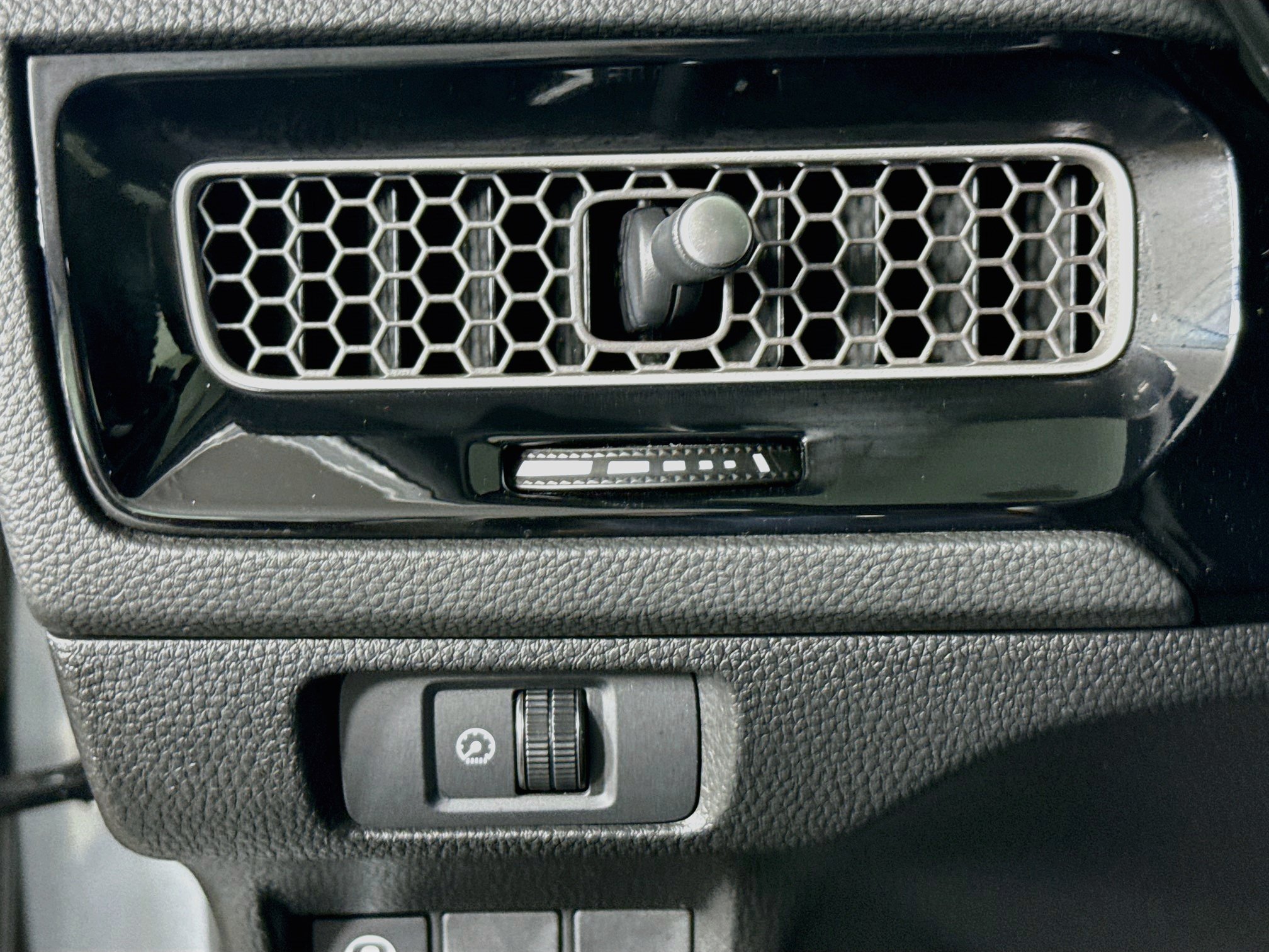 Used 2022 Honda Civic Sport image 9