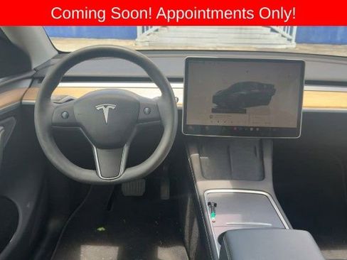 Used 2025 Tesla Model Y Long Range AWD/4WD image 4
