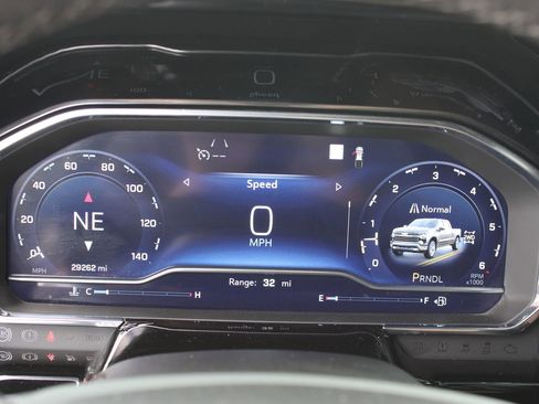 Used 2022 Chevrolet Silverado 1500 LT image 13