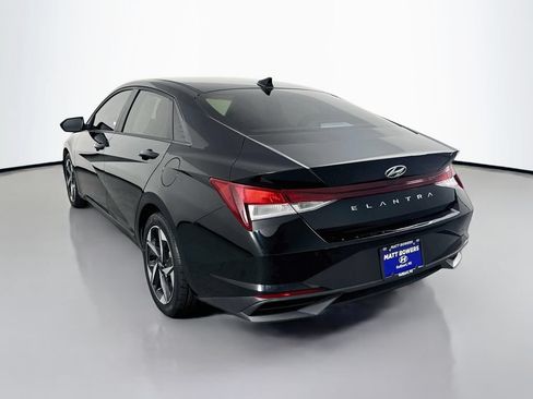 Certified 2023 Hyundai Elantra SEL w/ Convenience Package FWD image 7