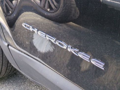 Used 2022 Jeep Cherokee Limited AWD/4WD image 12