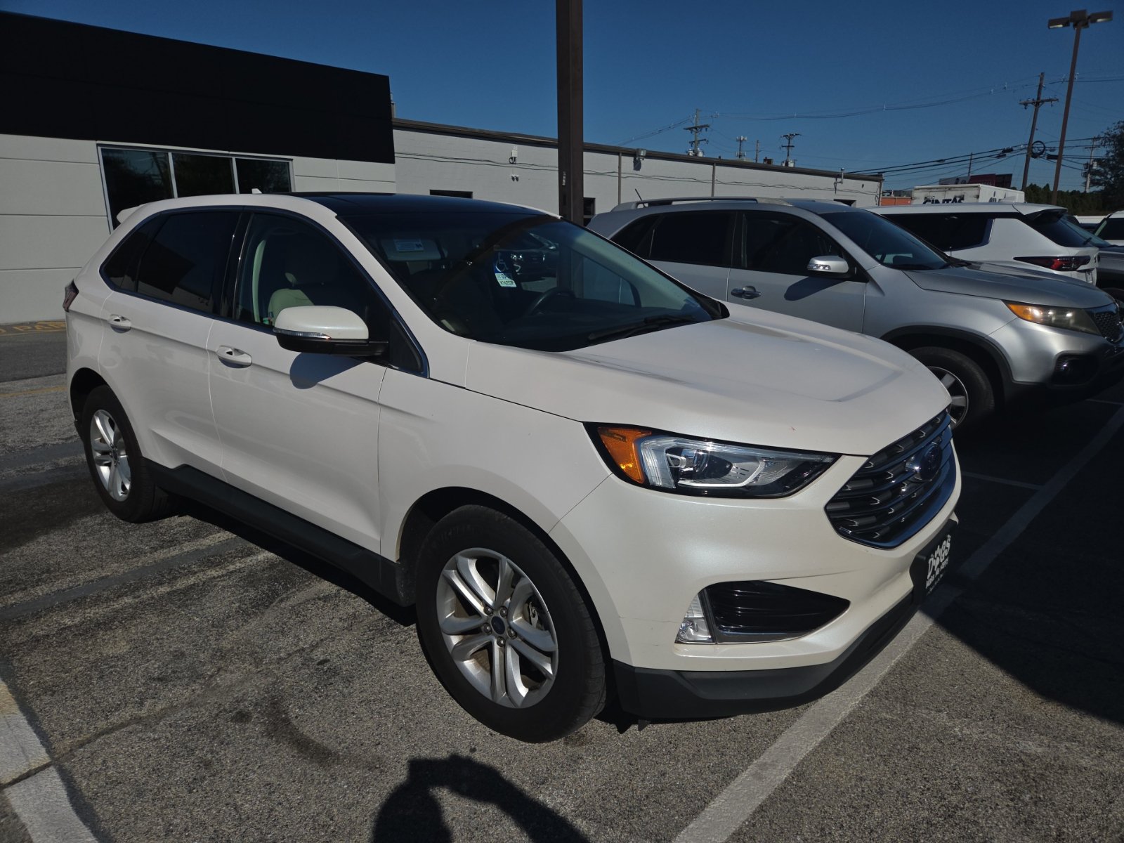 Used 2019 Ford Edge SEL w/ Equipment Group 201A AWD/4WD image 2
