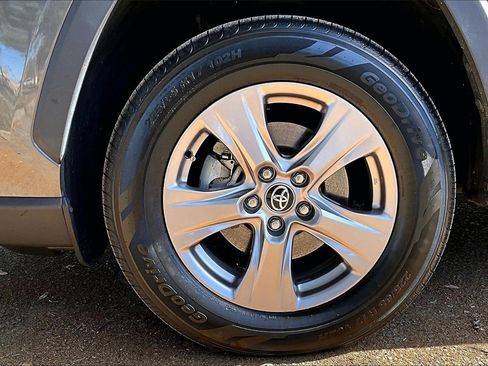 Used 2022 Toyota RAV4 XLE image 31