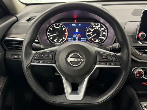 Used 2025 Nissan Altima 2.5 SV image 17