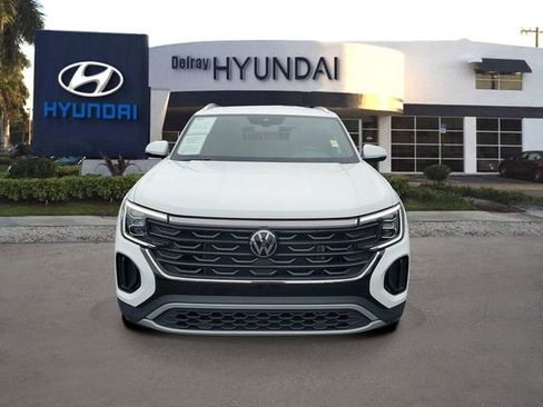 Used 2025 Volkswagen Atlas Cross Sport SE FWD image 2