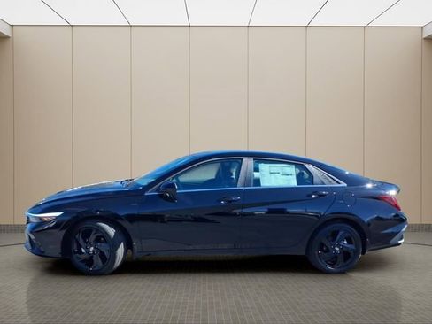 New 2026 Hyundai Elantra SEL Sport FWD image 5