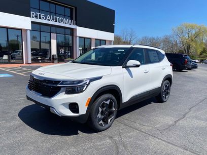 New 2025 Kia Seltos EX w/ EX Sunroof Package