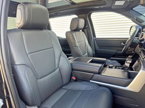 Used 2022 Toyota Tundra Platinum AWD/4WD image 40