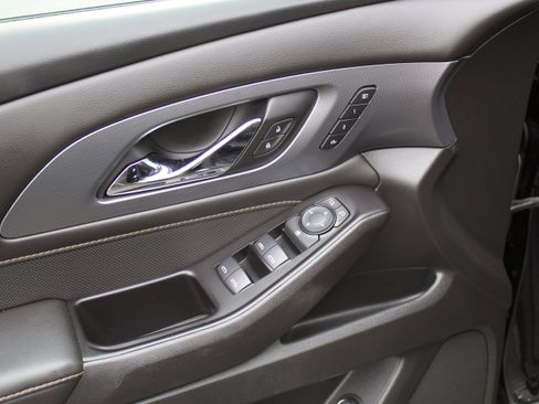 Used 2020 Chevrolet Traverse Premier image 9