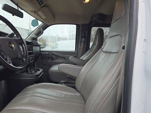 Used 2022 Chevrolet Express 3500 LS image 16
