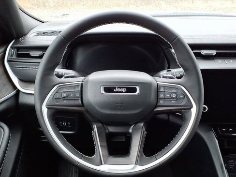 New 2026 Jeep Grand Cherokee Altitude AWD/4WD image 15