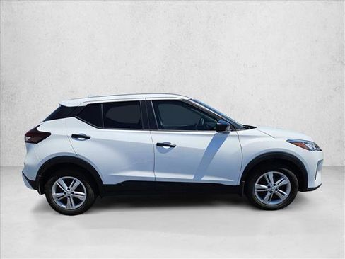 Used 2024 Nissan Kicks S FWD image 4