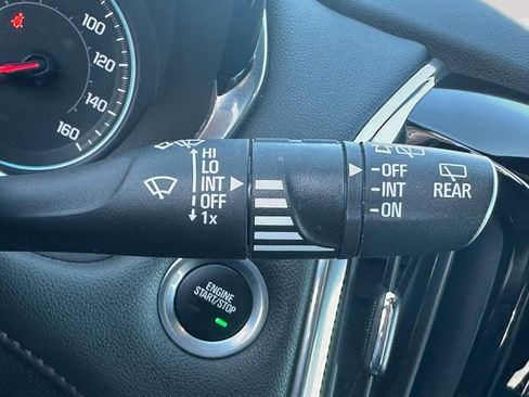 Used 2022 Chevrolet Traverse RS image 17