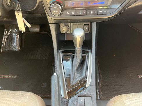 Used 2015 Toyota Corolla LE FWD image 19