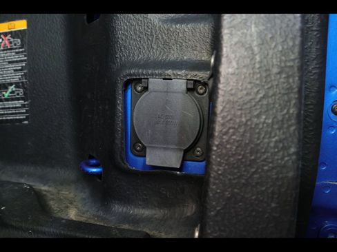 Used 2023 Chevrolet Silverado 1500 LT AWD/4WD image 18
