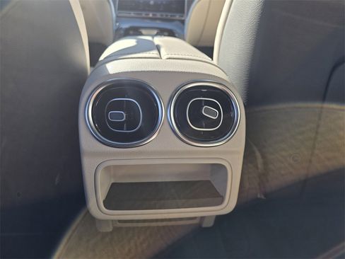 Certified 2025 Mercedes-Benz C 300 4MATIC Sedan image 20