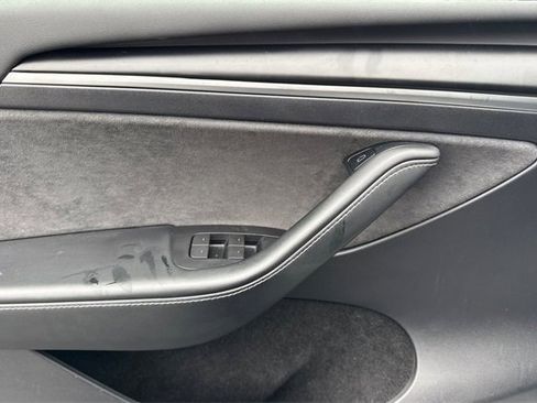 Used 2023 Tesla Model Y Long Range image 14