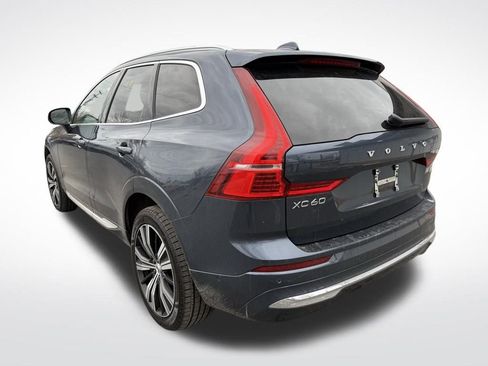 Used 2023 Volvo XC60 B5 Plus w/ Climate Package image 3