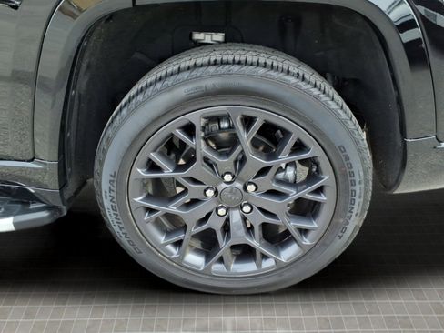 Used 2025 Jeep Grand Cherokee L Summit w/ Obsidian Package AWD/4WD image 14