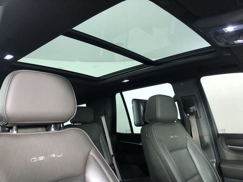 Used 2022 GMC Yukon Denali w/ Denali Premium Package image 20