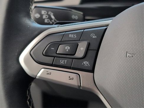 Used 2024 Volkswagen Atlas Cross Sport SE image 21