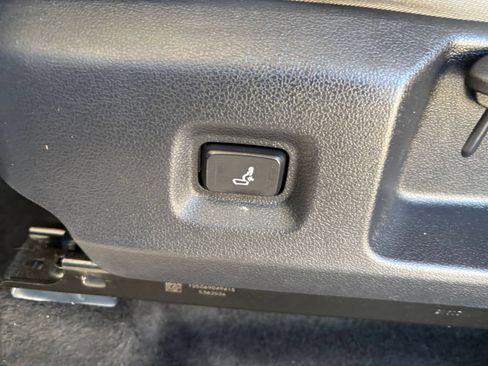 Used 2025 Toyota Tacoma SR AWD/4WD image 22