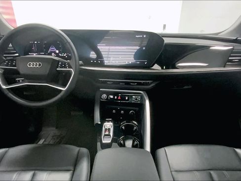 Certified 2025 Audi Q5 Premium Plus w/ Premium Plus AWD/4WD image 9